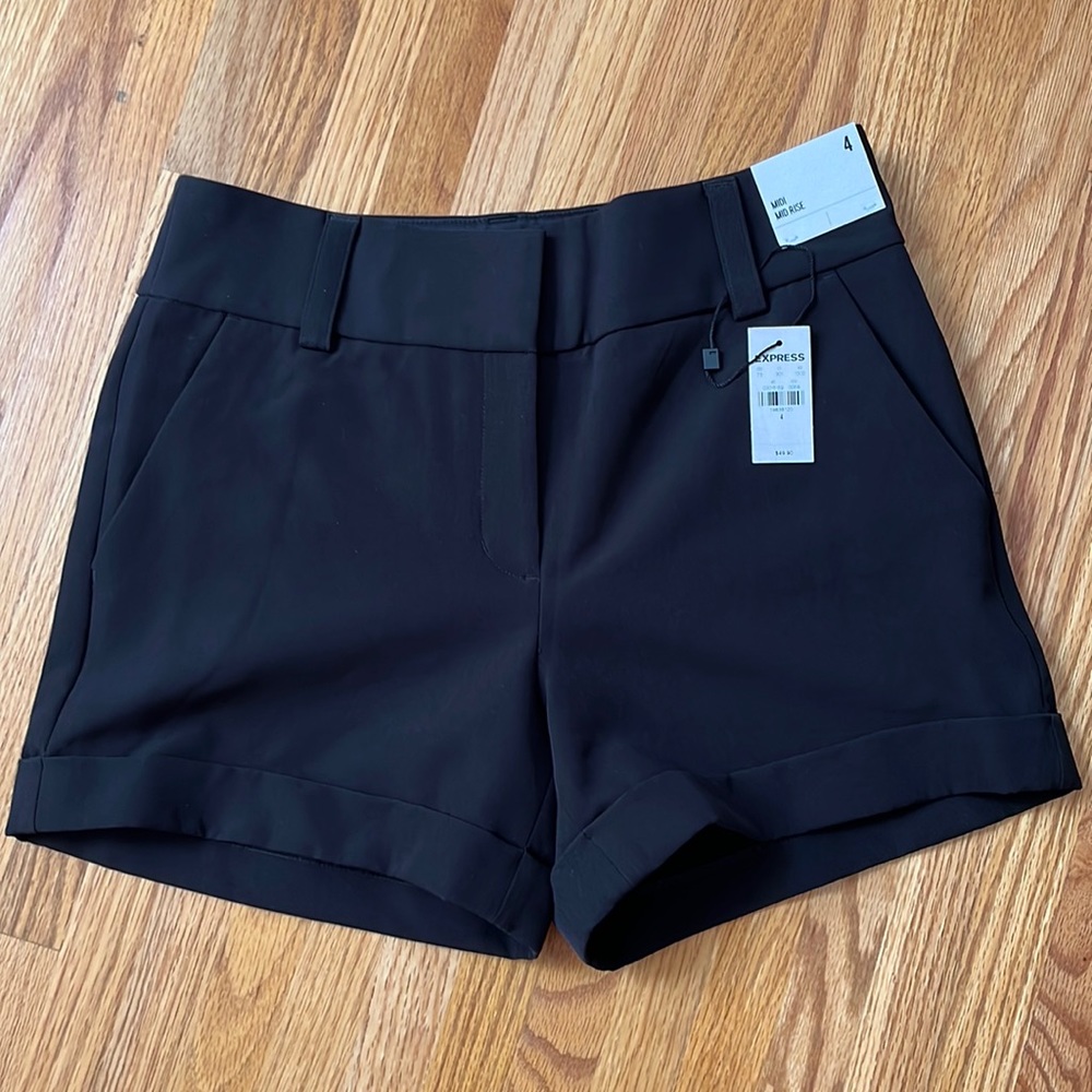 Express black mid rise shorts NWT